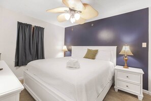 1 habitación, tabla de planchar con plancha, wifi gratis y ropa de cama 