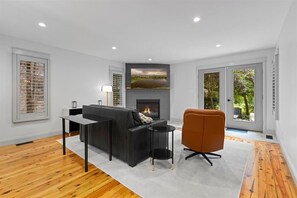 TV, fireplace, offices