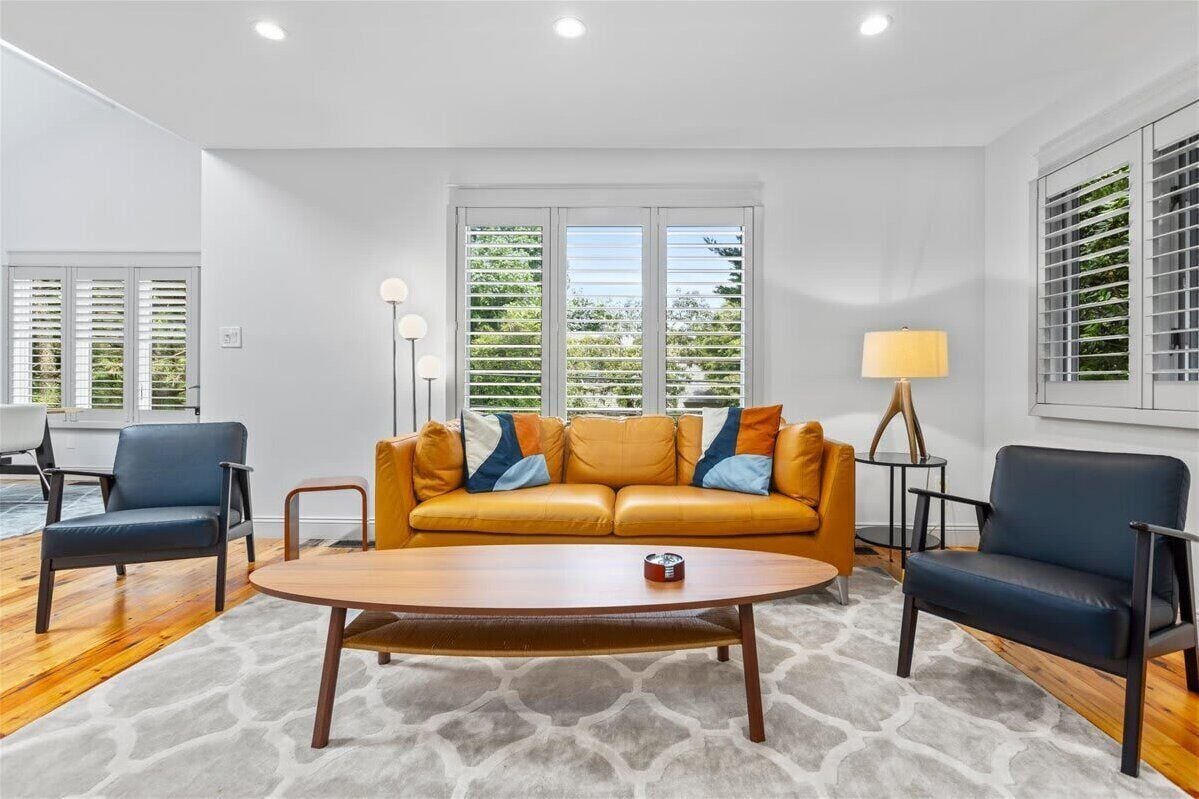 Fernseher, Kamin, Arbeitsbereiche