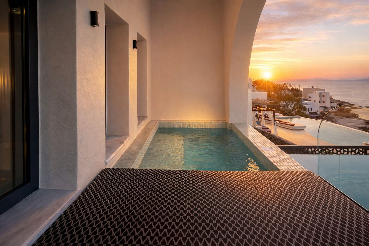 Deluxe Suite - Private Outdoor Hot Tub and Sea View | Terrace/patio