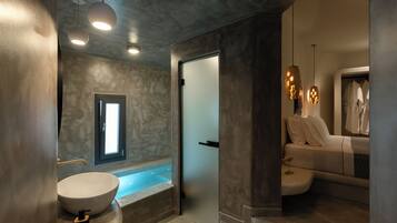 Executive Suite - Luxurious Private Indoor Hot Tub | Badezimmer | Dusche, kostenlose Toilettenartikel, Haartrockner, BademÀntel