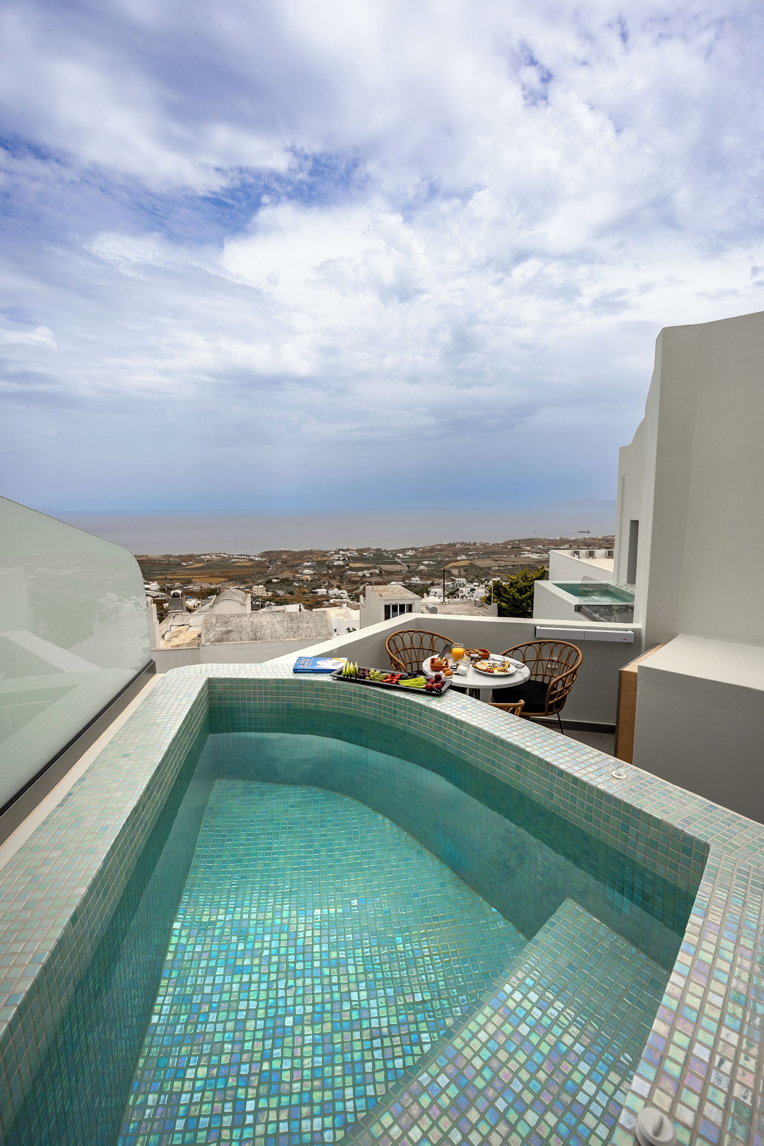 Deluxe Suite - Private Outdoor Hot Tub and Sea View | Terrasse/patio