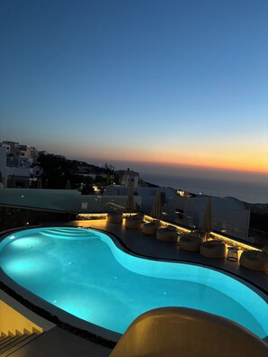 Executive Suite - Luxurious Private Indoor Hot Tub | Hiên