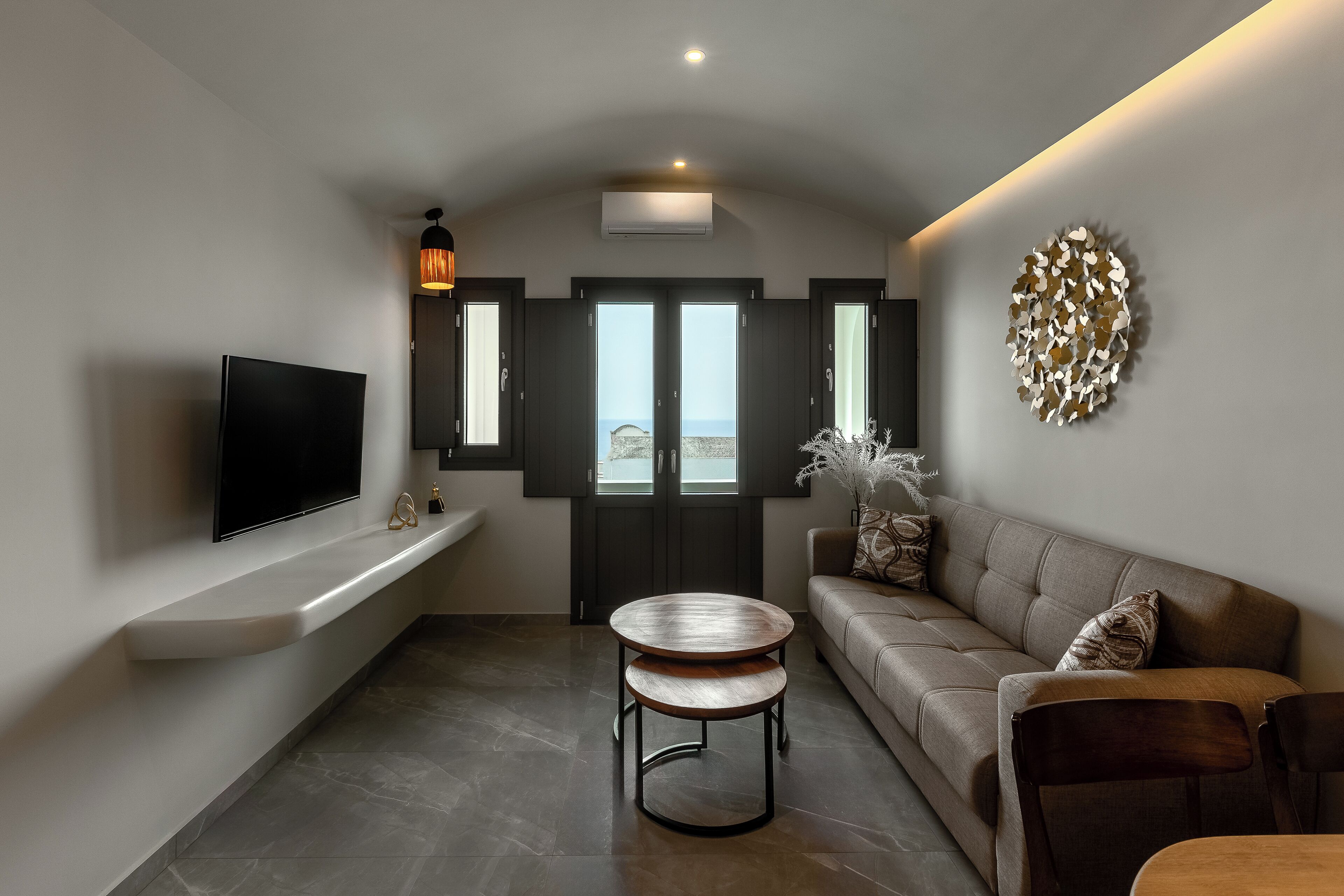 Deluxe Suite - Private Outdoor Hot Tub and Sea View | 1 bedroom, in-room safe, individually decorated, soundproofing