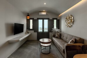 Deluxe Suite - Private Outdoor Hot Tub and Sea View | 1 habitación y caja de seguridad en la habitación 