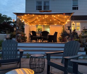 Outdoor dining - Downtown Mystic Waterfront Oasis (Groton)