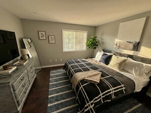 3 bedrooms, desk, iron/ironing board, WiFi