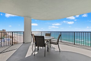Outdoor dining - Watercrest 1502 - Walkin on Sunshine (Panama City Beach)