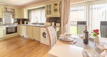 Sleeps 7, 3 bed, 5 beds