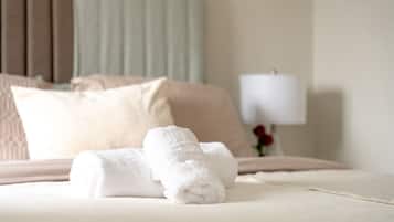 3 bedrooms, desk, iron/ironing board, travel cot