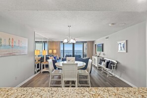 コンドミニアム ベッド (複数台) バルコニー オーシャンビュー (Watercrest 906) | 内装