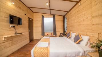 Luxury Villa, 2 Bedrooms | Free WiFi, bed sheets