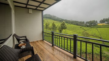 Luxury Double Room, Balcony, Mountain View | Balcony