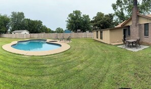 Outdoor pool - ¡FULL home with 2 KING beds and a pool!  (Owasso)