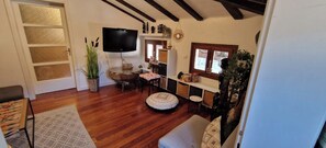 Fernseher, Kamin, Videospiele, Bücher