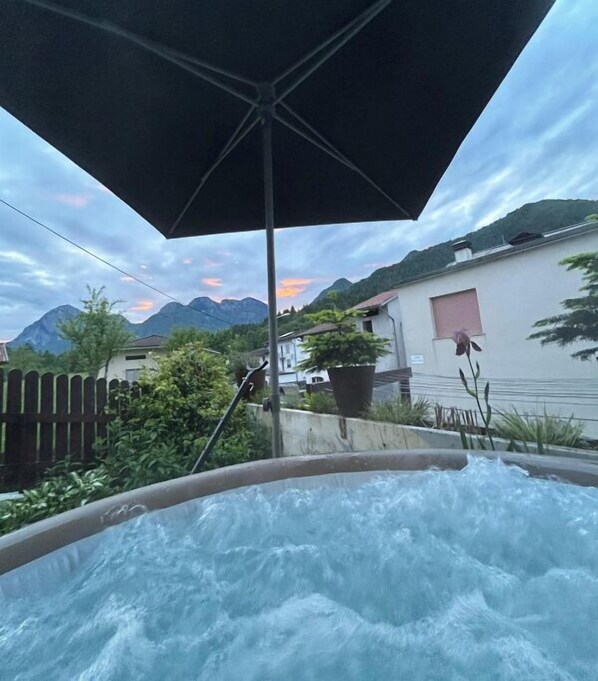 Bain à remous extérieur