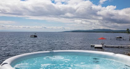 ZaLo House Waterline cabin with Hot Tub Pets