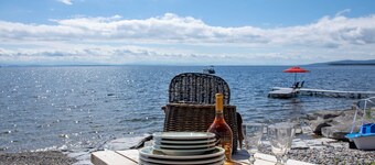 ZaLo House Waterline cabin with Hot Tub Pets
