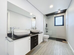Hair dryer, towels