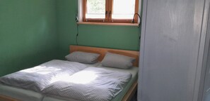 2 bedrooms, free WiFi, bed sheets