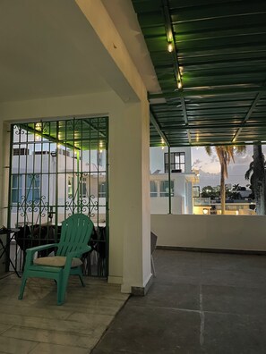 Terrace/patio - 1 block from the beach w/backup power (San Jaun)