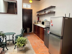 Fridge, microwave, stovetop, electric kettle