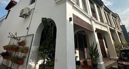 Chulia Corner, cosy townhouse in Georgetown Unesco Heritage, Penang.