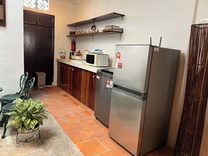 Fridge, microwave, stovetop, electric kettle