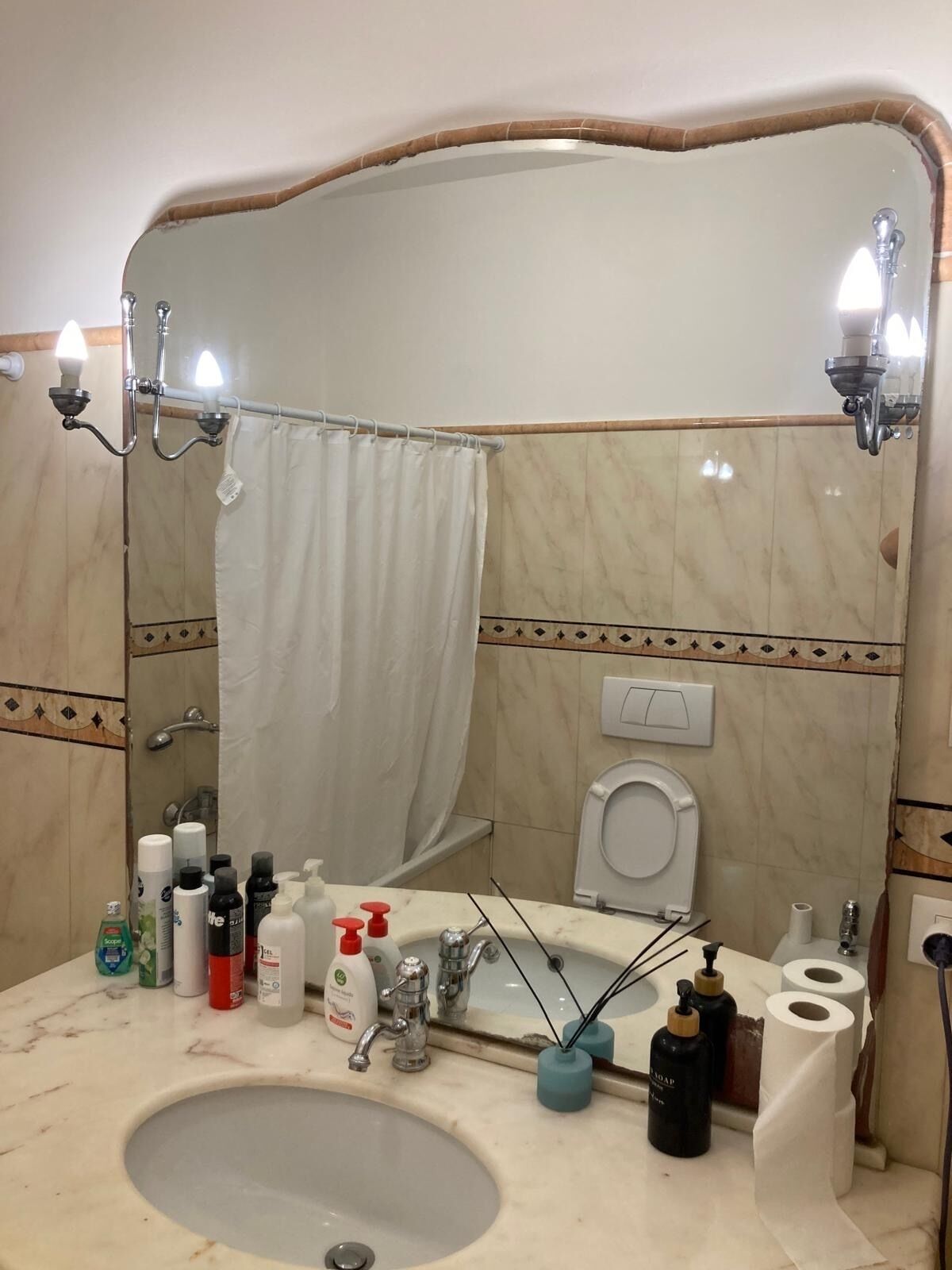 Doccia, asciugacapelli, bidet, asciugamani