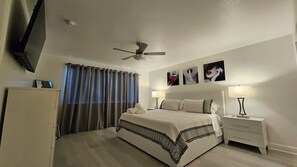 4 bedrooms, in-room safe, desk, iron/ironing board