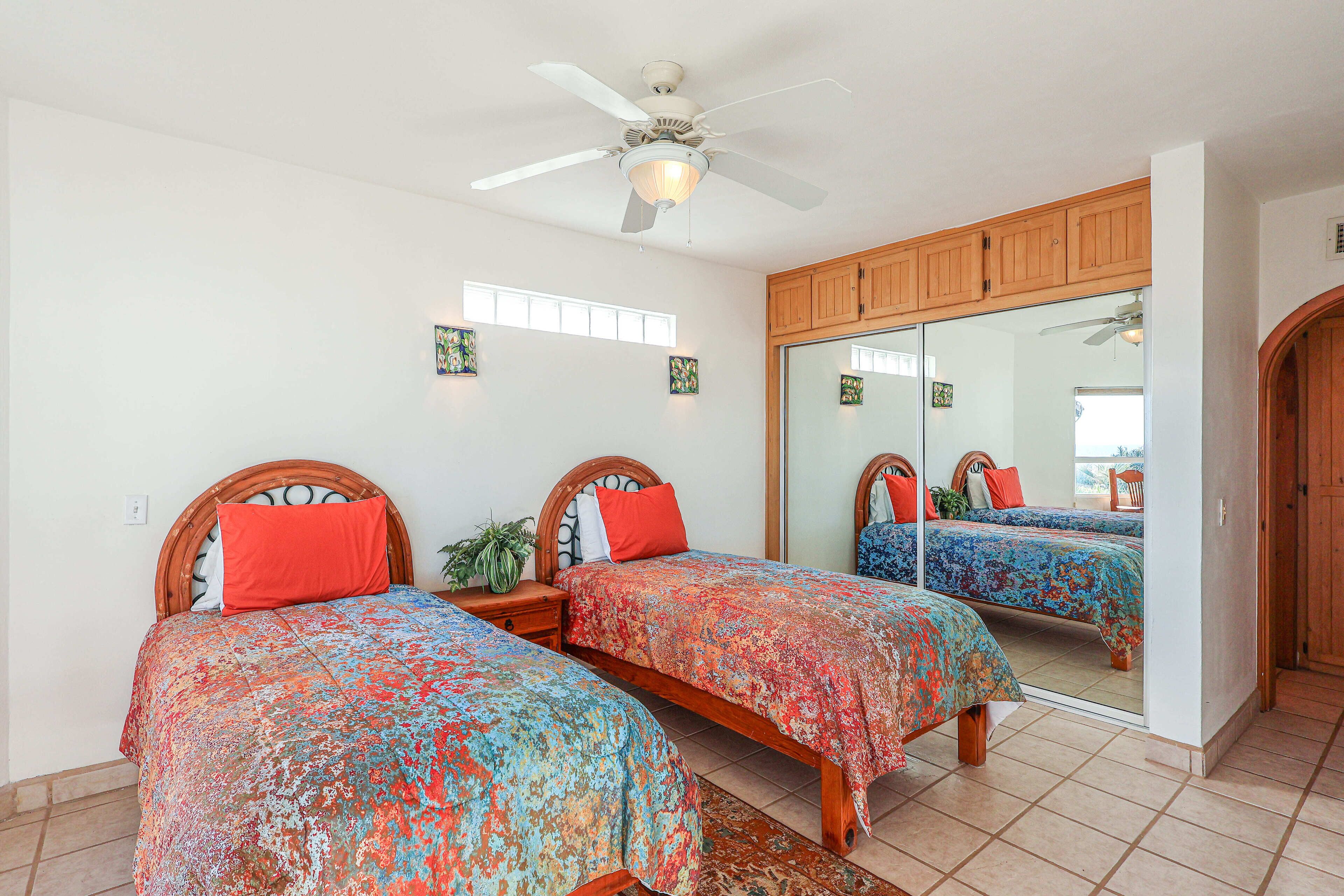 5 dormitorios, tabla de planchar con plancha, wifi gratis y ropa de cama