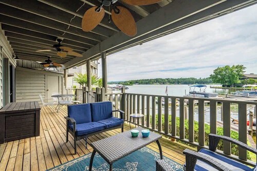 Waterfront Condo Retreat in Garland County