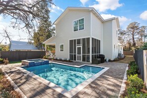 A heated pool - Time Fly’s when at the Beach, sleeps 8 (St Simons Island)