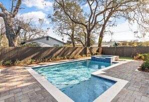 A heated pool - Time Fly’s when at the Beach, sleeps 8 (St Simons Island)