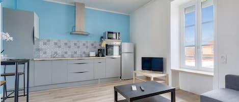 Fridge, microwave, oven, dishwasher