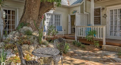 HIDDEN OASIS 3 blocks from Duval