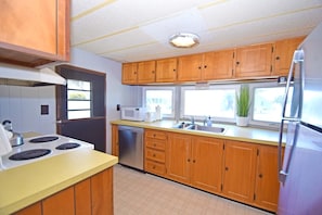 House, 3 Bedrooms | Private kitchen | Coffee/tea maker, toaster - Montego Bay-atlantic Boulevard 13320 3 Bedroom Home by RedAwning (Ocean City)