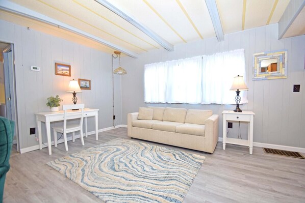 House, 3 Bedrooms | Living area | Streaming services - Montego Bay-atlantic Boulevard 13320 3 Bedroom Home by RedAwning (Ocean City)