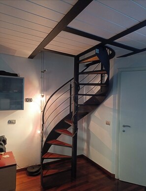 Interior - Loft in Certosa District with private parking (Milano)