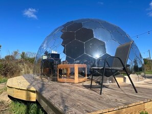 Outdoor dining - Backwoods Dome

 (Martville)