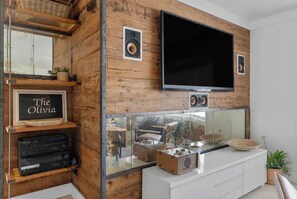 Interior - The Olivia
St. Petersburg! Family friendly with Pool. Water/beach access (St. Petersburg)