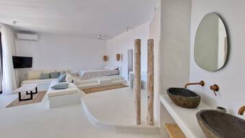 Design Apartment | 1 bedroom, in-room safe, soundproofing, iron/ironing board