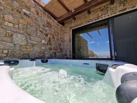 Design Apartment | Jetted tub