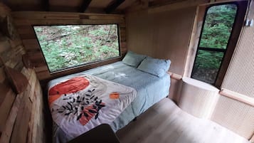 2 bedrooms, bed sheets