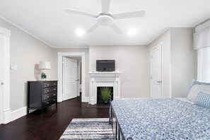 2 bedrooms, desk, iron/ironing board, free WiFi