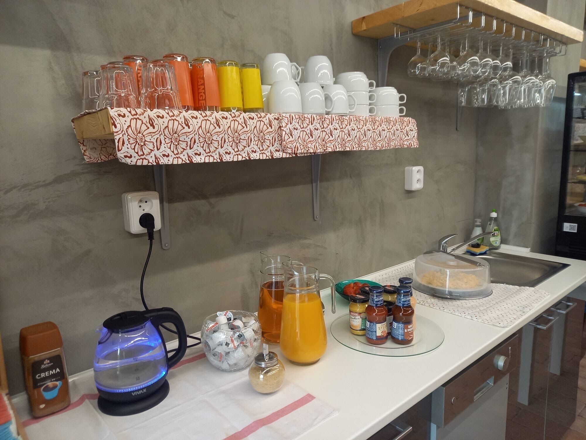 Free daily local cuisine breakfast 