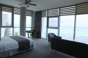 Villa, Meerblick | Zimmersafe, Schreibtisch, laptopgeeigneter Arbeitsplatz