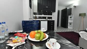 Suite Classique | Cuisine privée | Réfrigérateur, plaque de cuisson