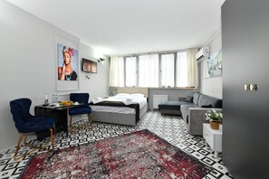 Deluxe Suite | 1 bedroom, desk, blackout drapes, iron/ironing board - İSTANBUL PORT HOTEL (Istanbul)