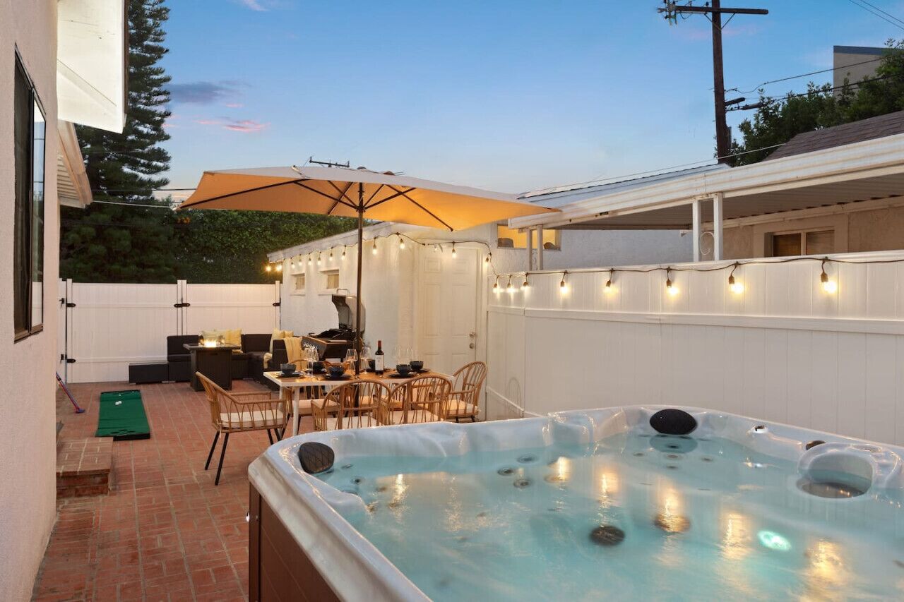 Luxury Oasis in Culver city!Free Parking & Jacuzzi